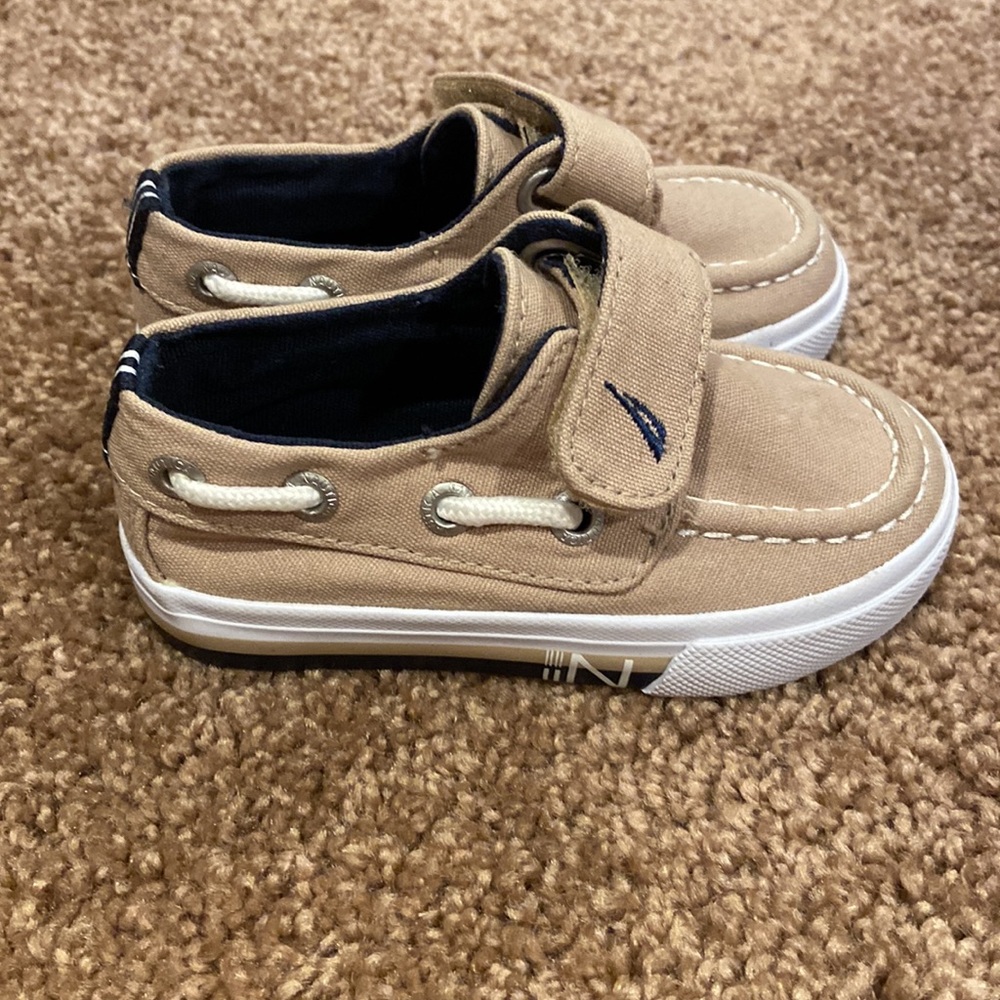 New Never Worn Nautica Boat Shoe - size 5T